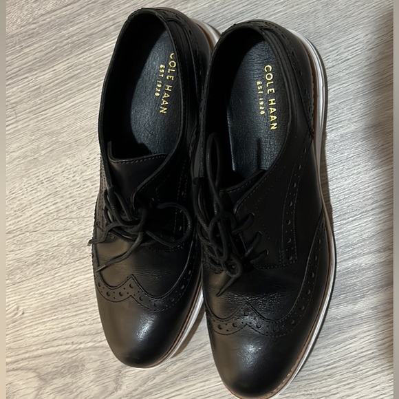 Women’s Cole Haan Shoes - Picture 2 of 4